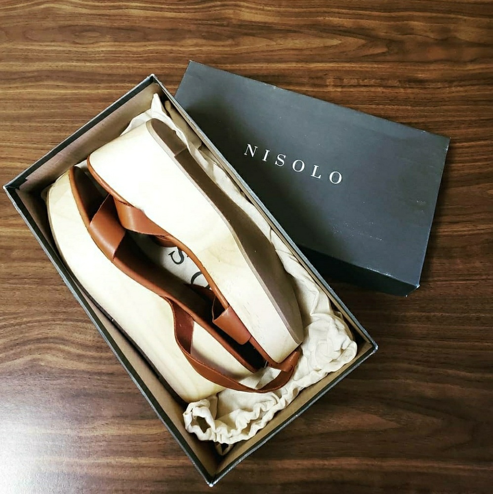 Nisolo Sarita Wood Wedge // Size 10 // Whiskey